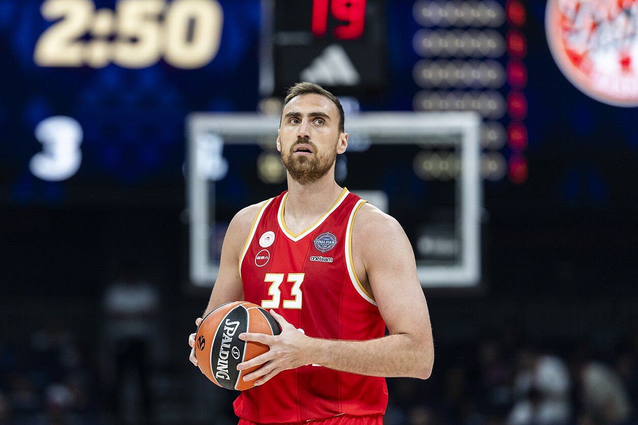 „Olympiakos“ ilgam išsaugojo Milutinovą