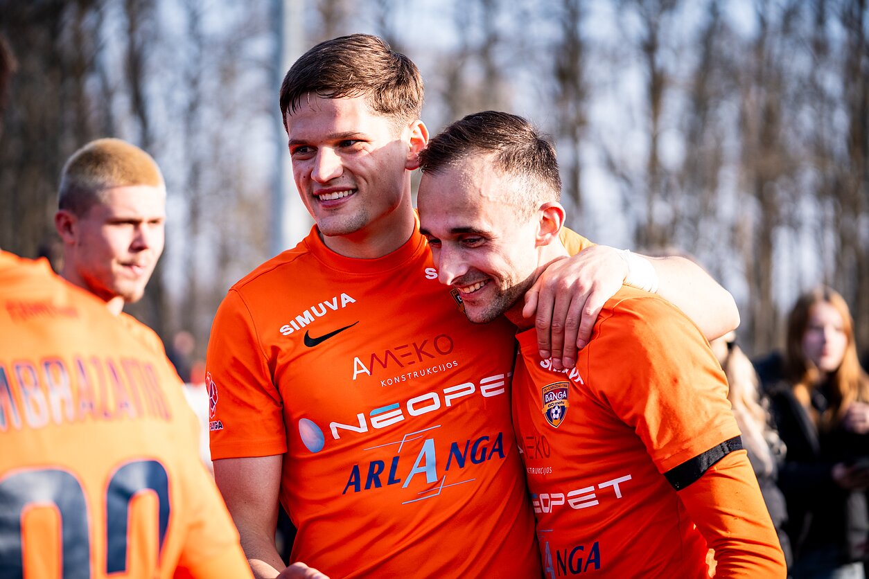 Toplygoje „Bangos“ futbolininkai tęsia pergalingą atkarpą