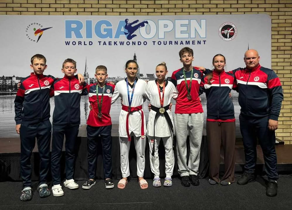 Radviliškio taekwondo atletai Rygoje iškovojo keturis medalius ir tapo stipriausiu Baltijos šalių klubu